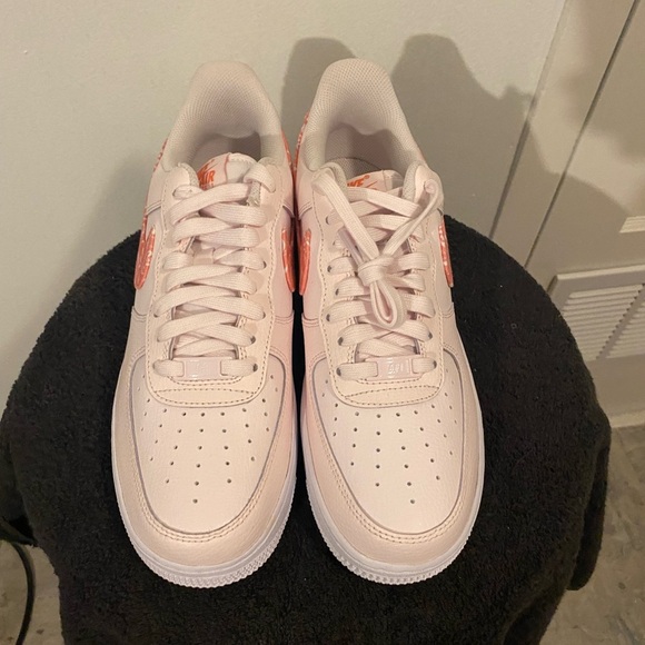 Nike Pink and White Sneakers Air Force 1 - Picture 3 of 6